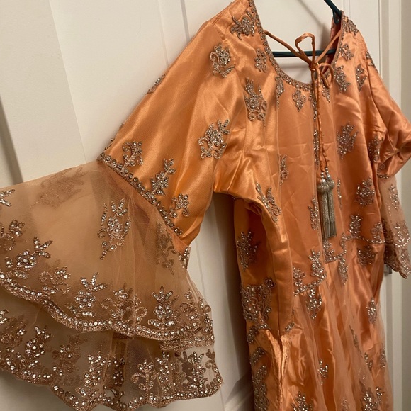 Salwar Kameez Fancy Indian/Punjabi Suit NWOT - Picture 3 of 8